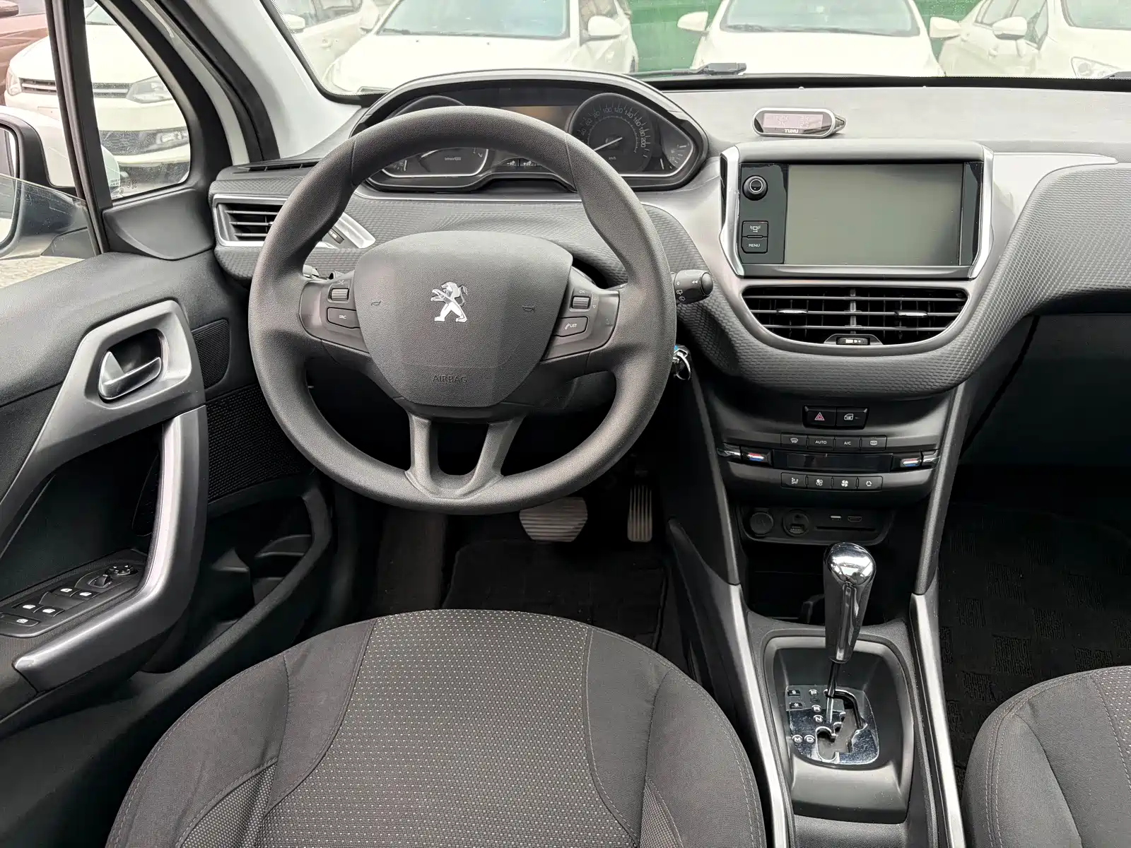 Photo 10 - Peugeot 2008