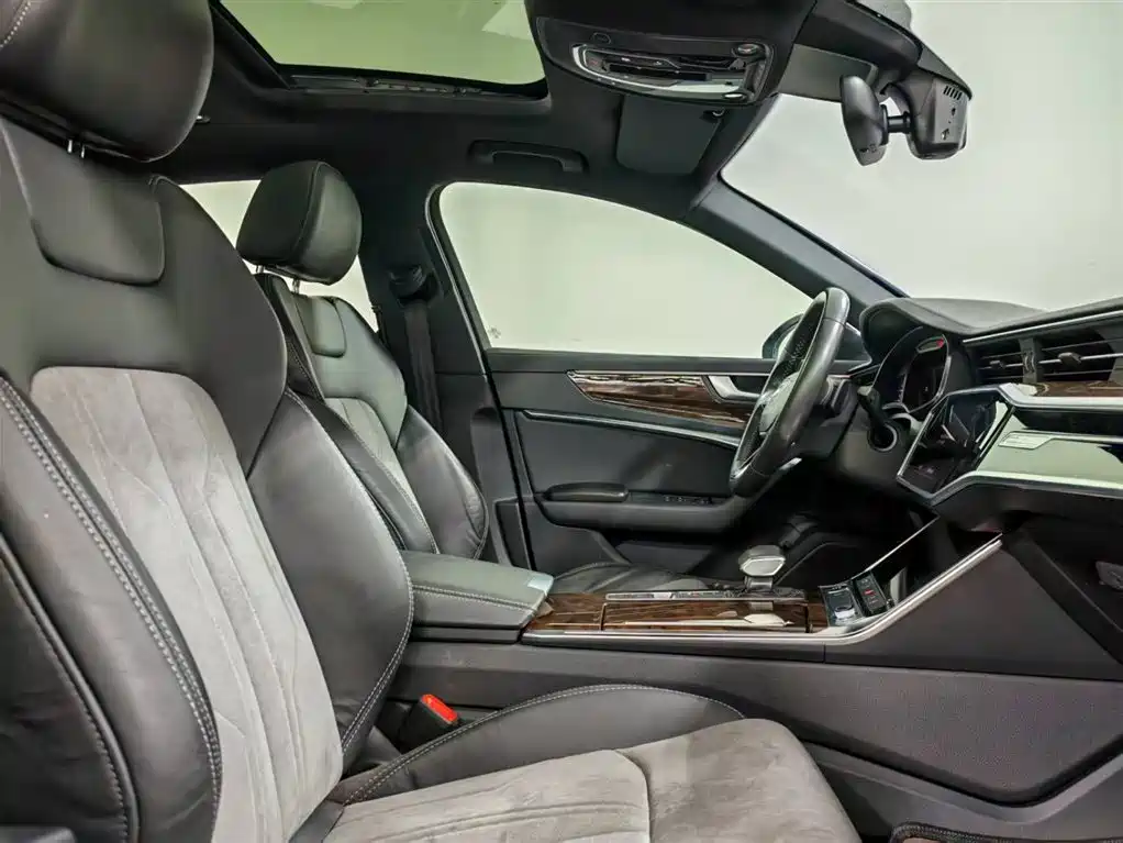 Audi A6L 2021 45 TFSI Exclusive Sport фото 8