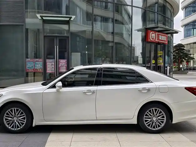 Toyota Crown 2017 2.0T Sport Edition фото 11