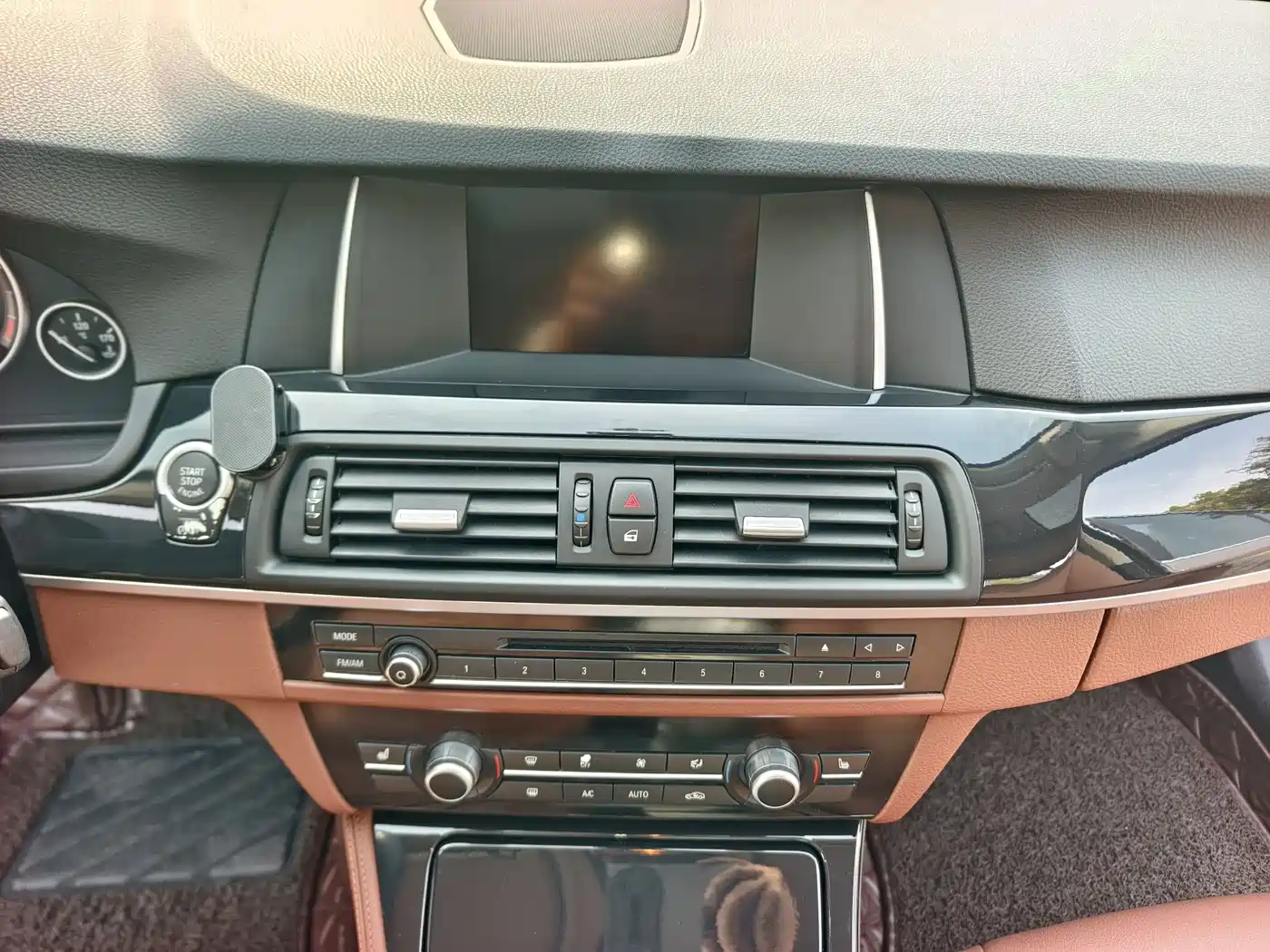 BMW 5 Series 2017 520Li Classic Edition фото 18
