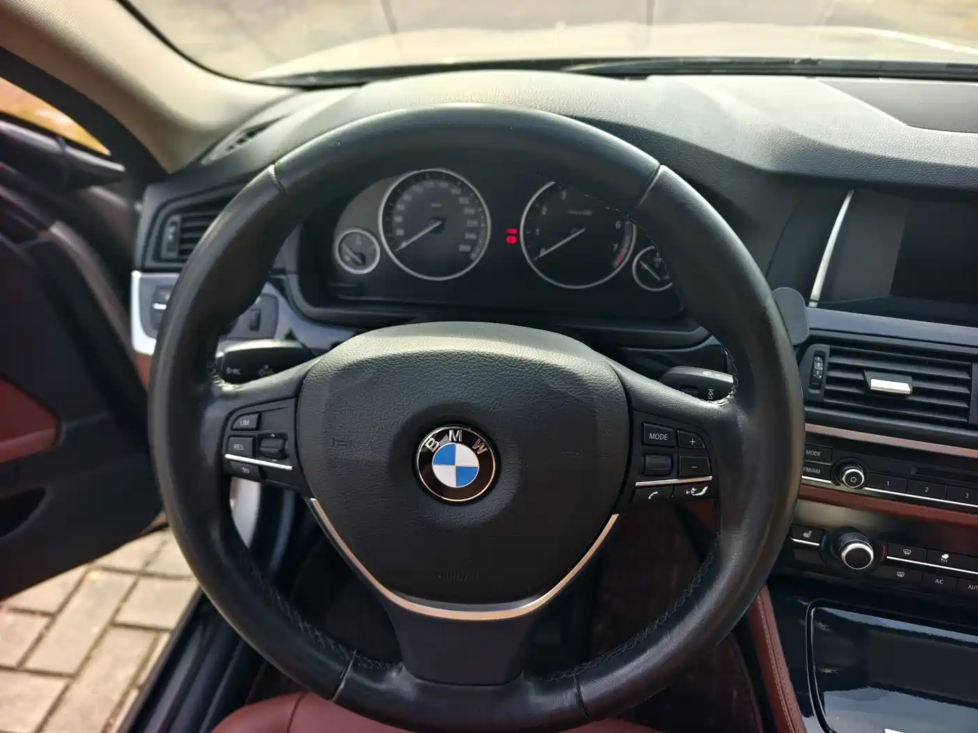BMW 5 Series 2017 520Li Classic Edition фото 17