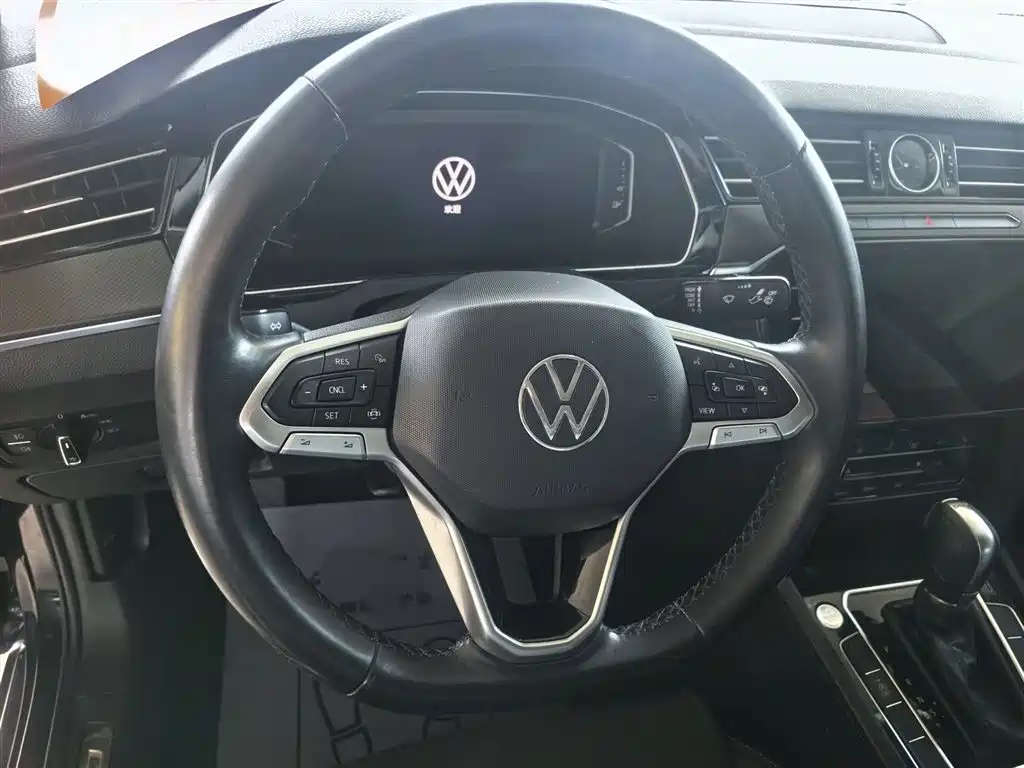 Volkswagen Magotan 2020 330TSI DSG Luxury фото 13