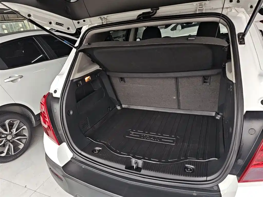 Chevrolet Trax 2016 1.4T Automatic 2WD Comfort Sunroof Edition фото 19
