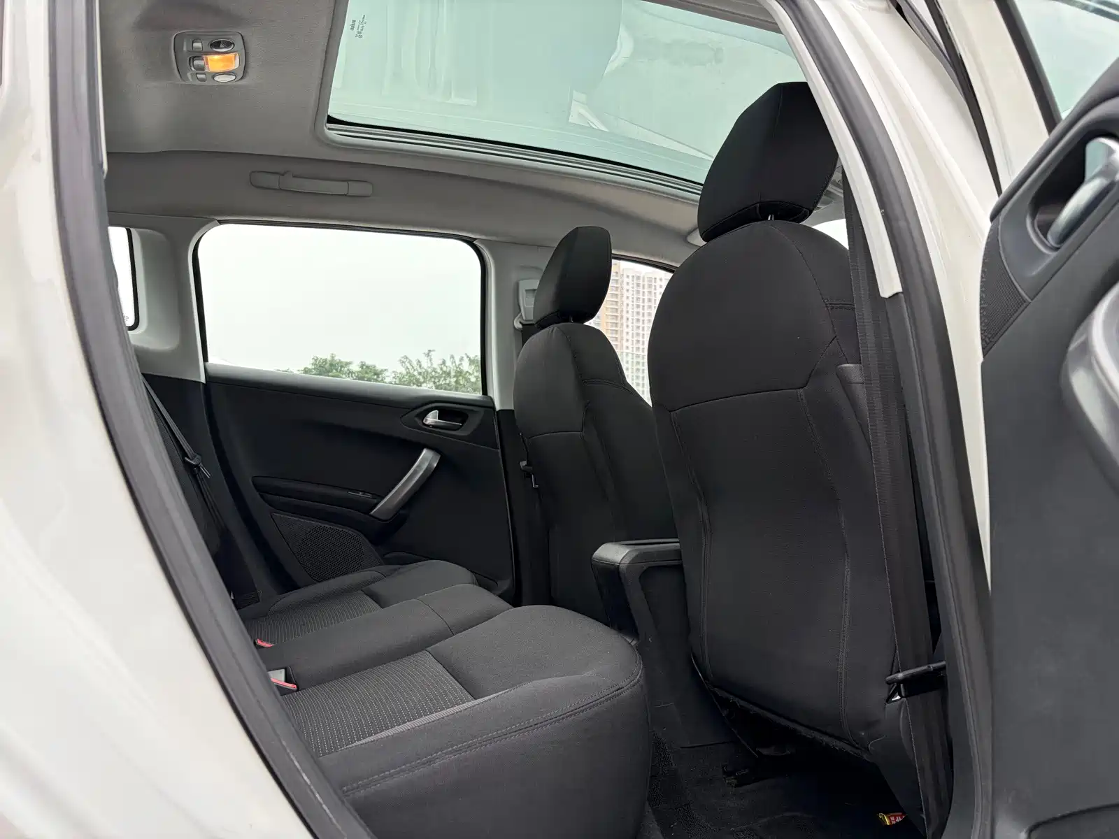 Photo 12 - Peugeot 2008
