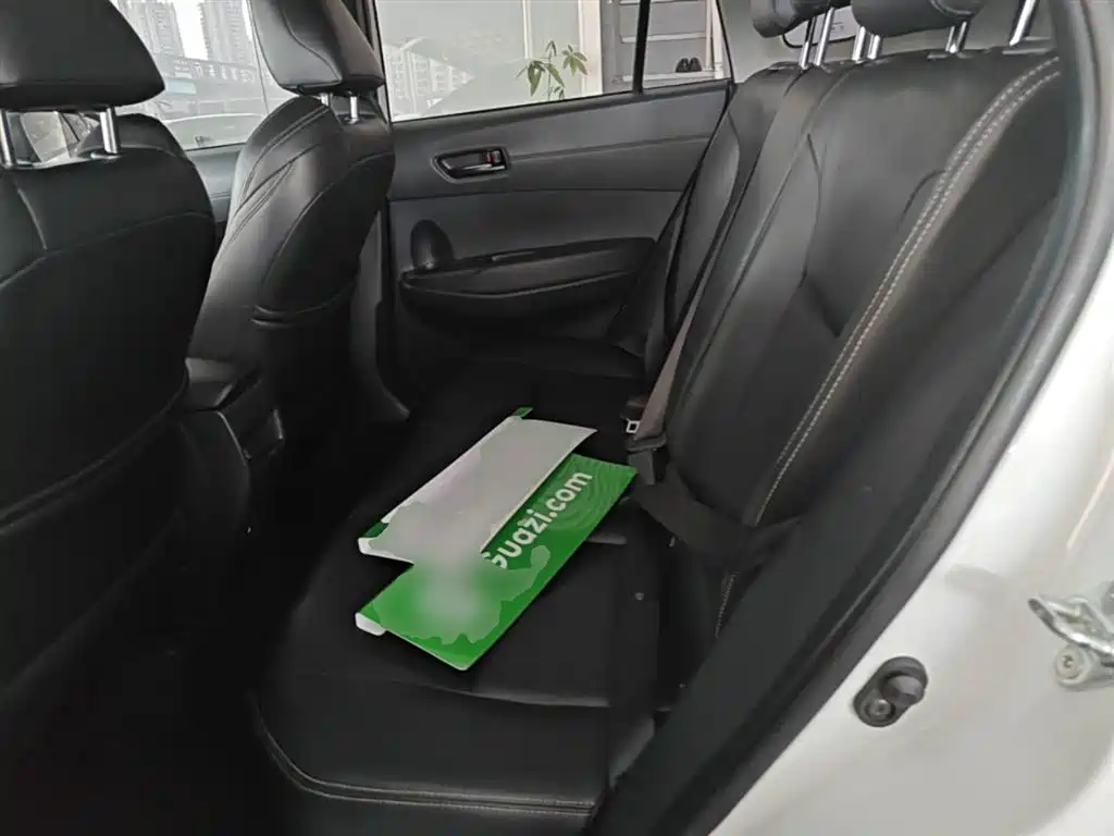 Toyota Frontlander 2023 2.0L CVT Elite Edition фото 17