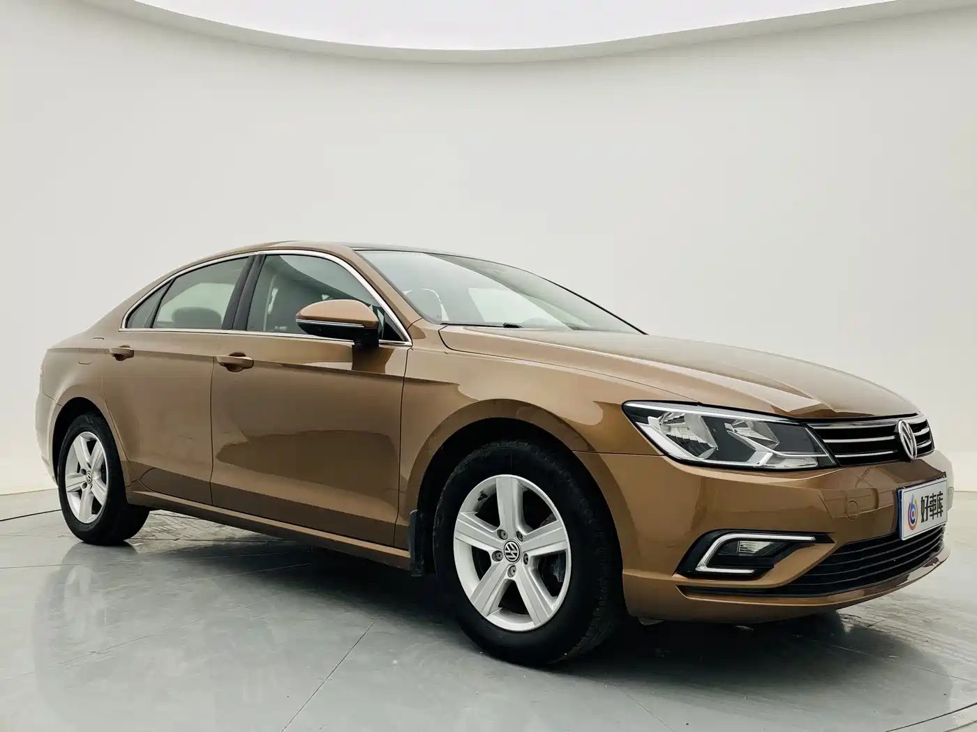 Volkswagen Lamando 2015 230TSI DSG Style фото 3