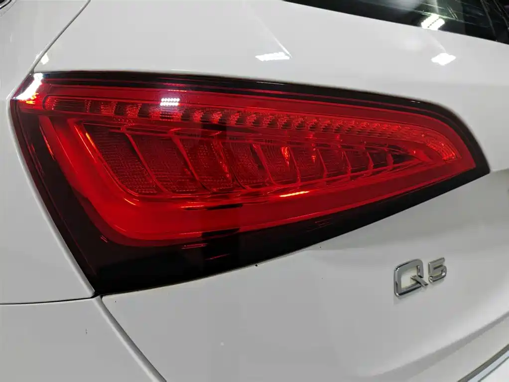 Audi Q5 2017 40 TFSI Technology фото 14