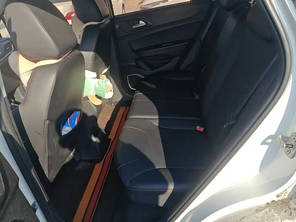 Zhonghua V3 2020 2020 1.6L Manual Comfort Starry Sky Edition