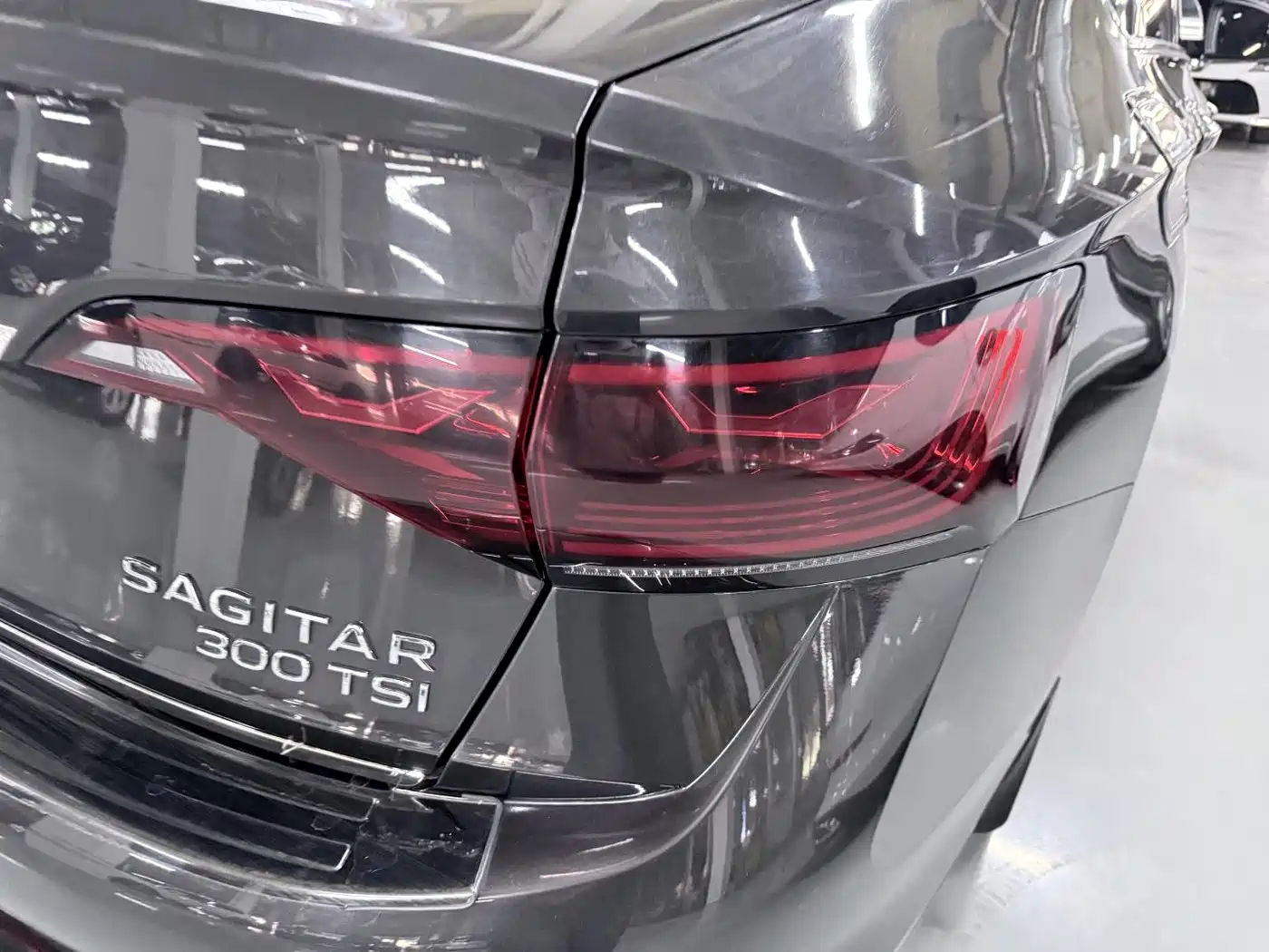 Volkswagen Sagitar 2023 300TSI DSG Excellence Edition фото 19