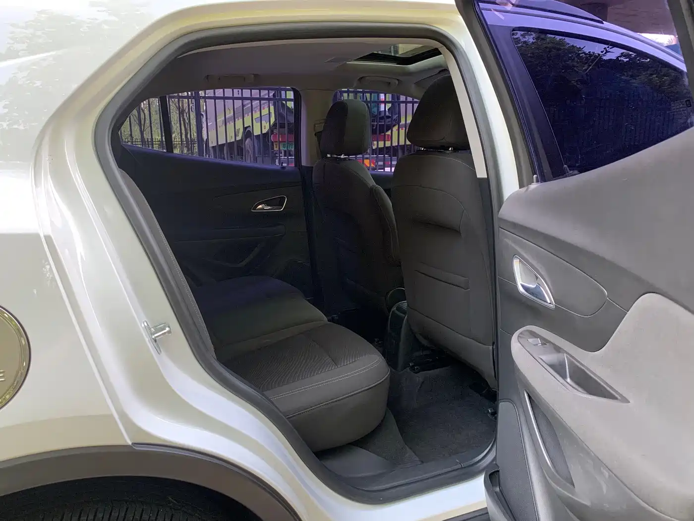 Buick Encore 2014 1.4T Automatic 2WD Urban Elite фото 10