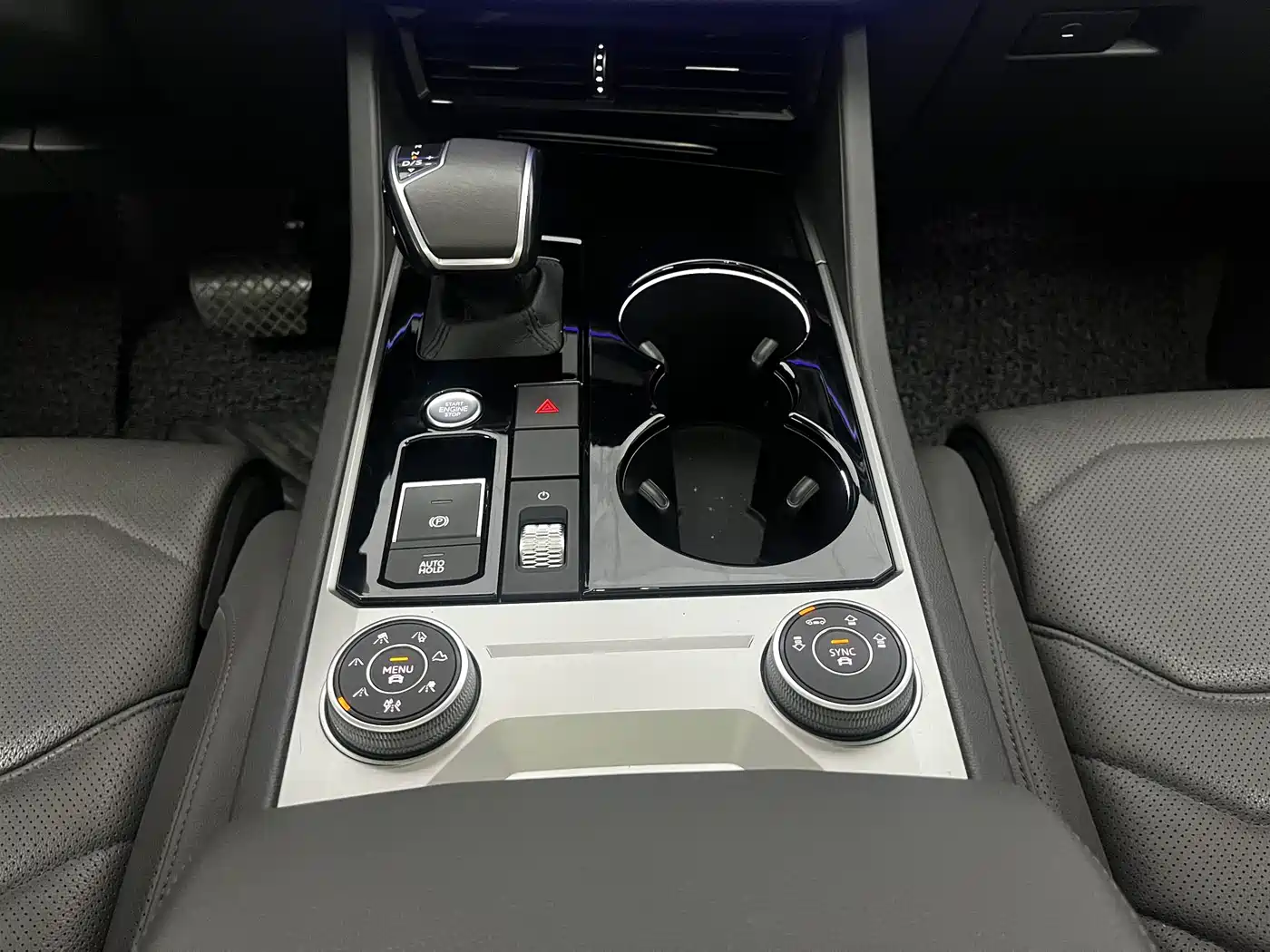 Volkswagen Touareg 2019 3.0TSI Sharp Edge Edition China V фото 12