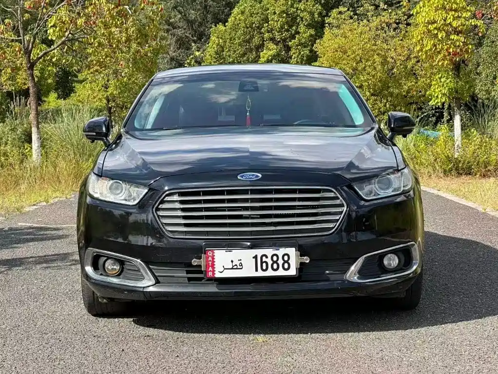 Фото 2 - Ford Taurus