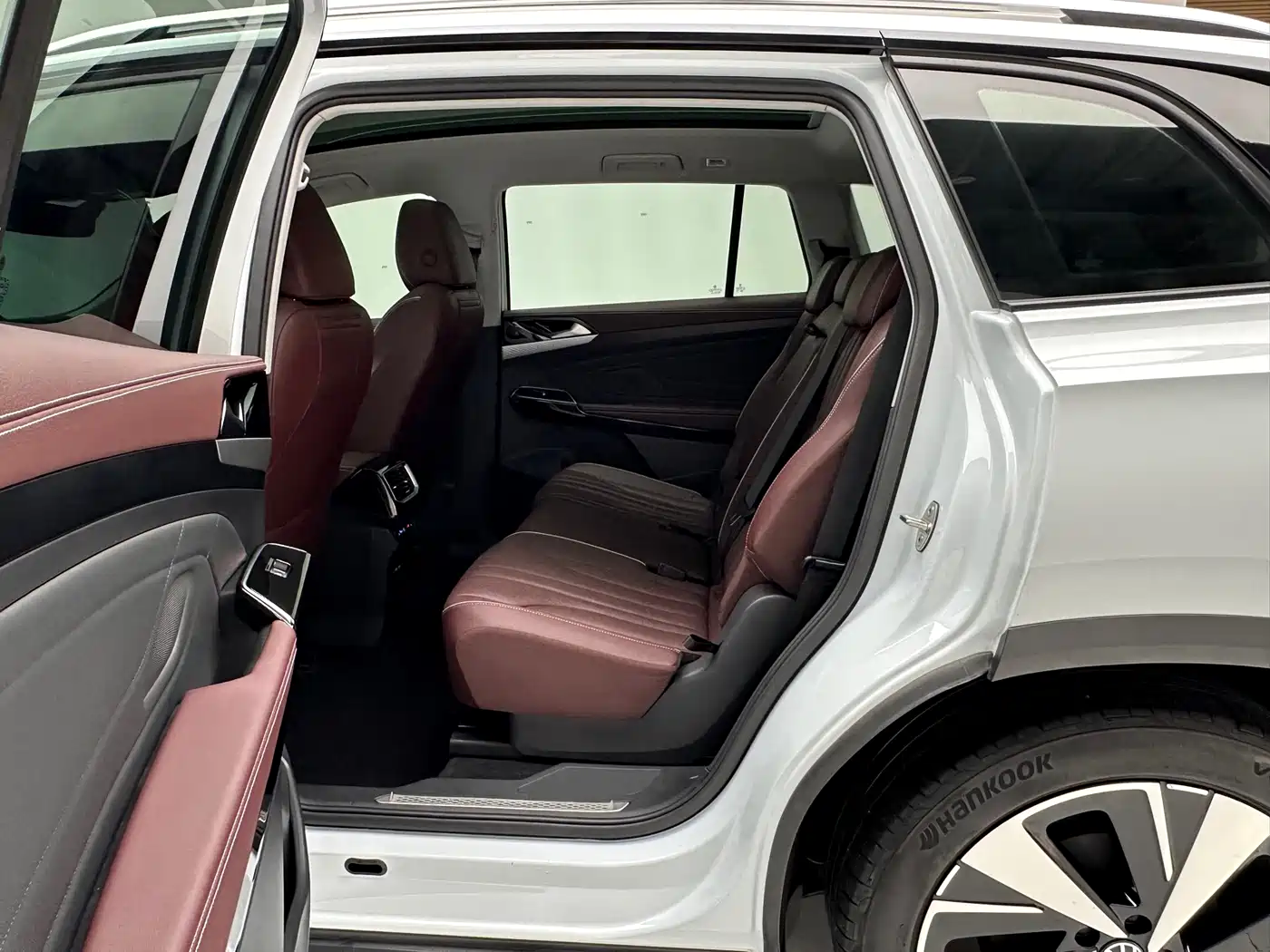 Volkswagen ID.6 X 2021 Pro Intelligent Long Range Edition фото 8