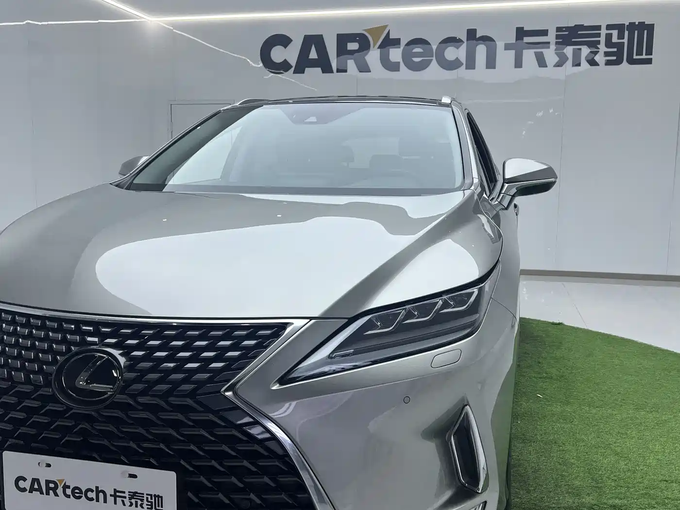 Lexus RX 2021 300 AWD Special Edition фото 32