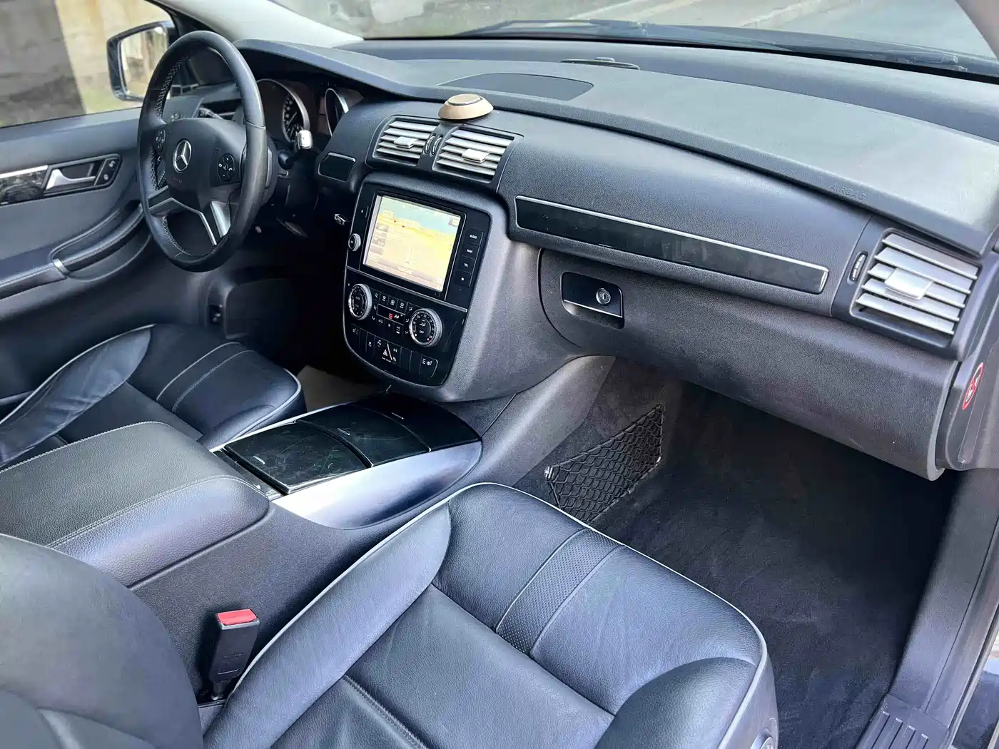 Mercedes-Benz R-Class 2017 R 320 4MATIC Business Collector's Edition фото 17