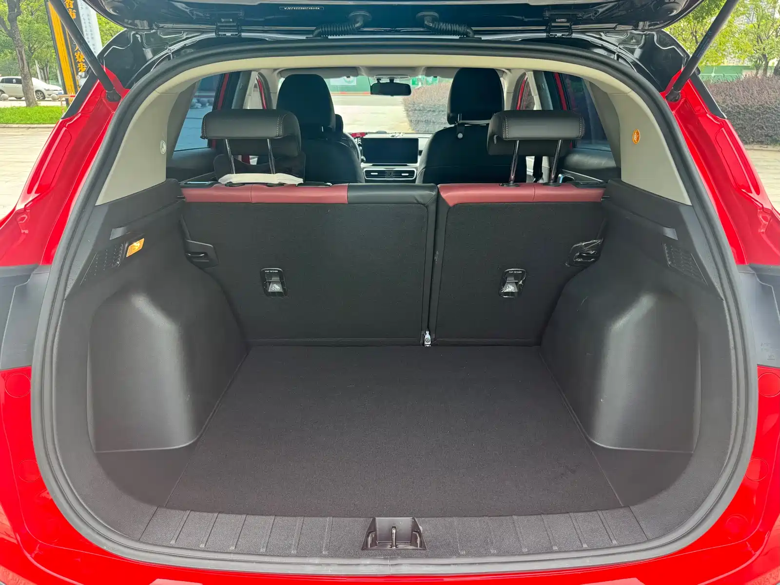 Фото 14 - Geely Coolray