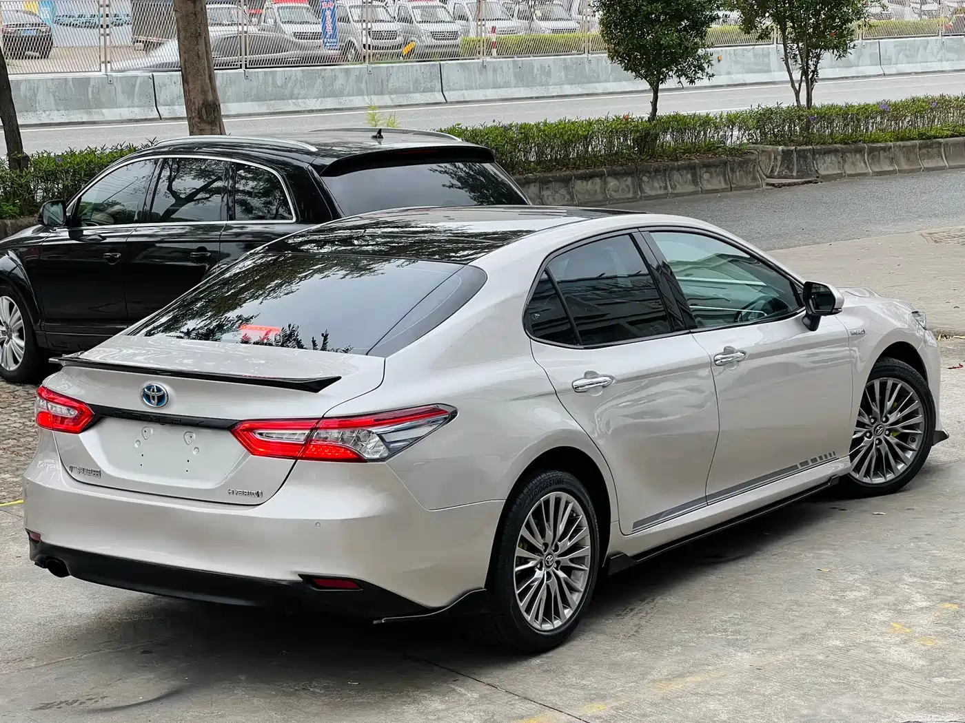 Toyota Camry 2019 Facelift Hybrid 2.5HG Luxury Edition фото 7
