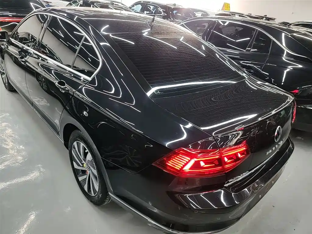 Volkswagen Magotan GTE Plug-in Hybrid 2022 GTE Luxury фото 5