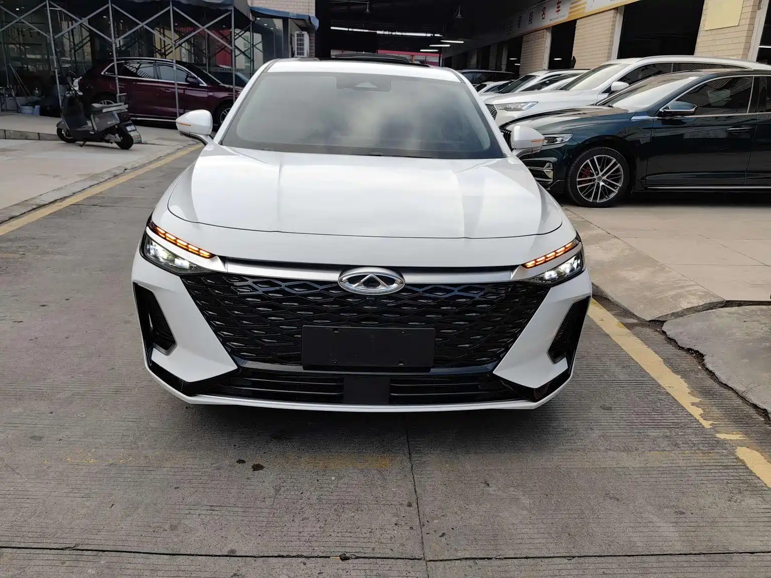 Фото 2 - Chery Arrizo 8