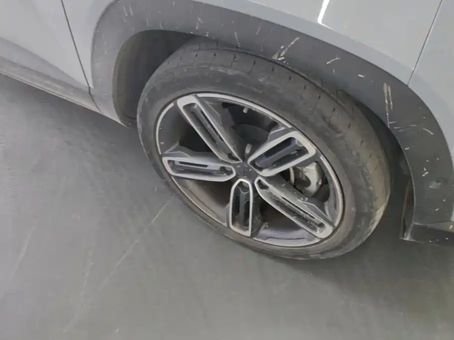 Фото 6 - Geely ICON