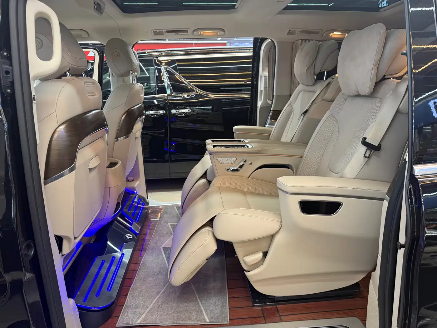MERCEDES-BENZ V-CLASS