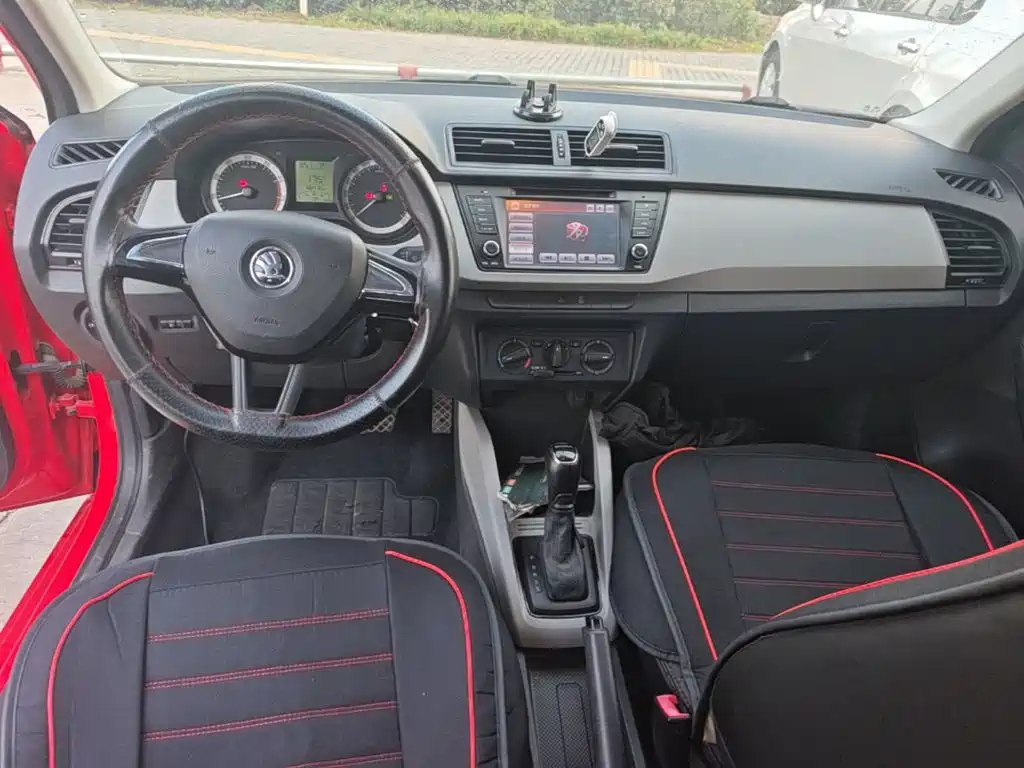 Škoda Fabia 2017 2016 1.4L Automatic Car Enjoy Edition