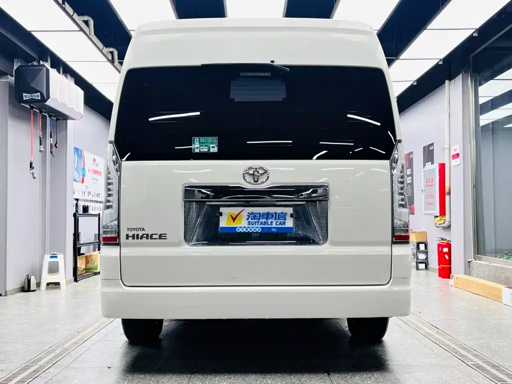 Toyota HIACE 2022 2021 3.5L Automatic 7-Seater