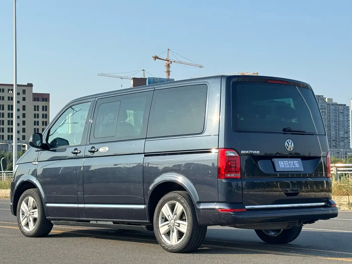 Volkswagen Multivan 2018 2017 2.0TSI AWD Premium Edition 7-Seater