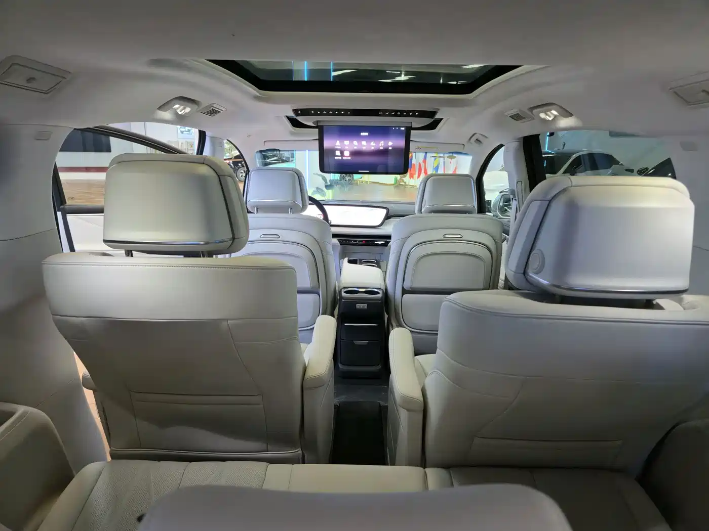 Buick GL8 New Energy 2024 2024 Landglory Luxury Edition 7-Seater