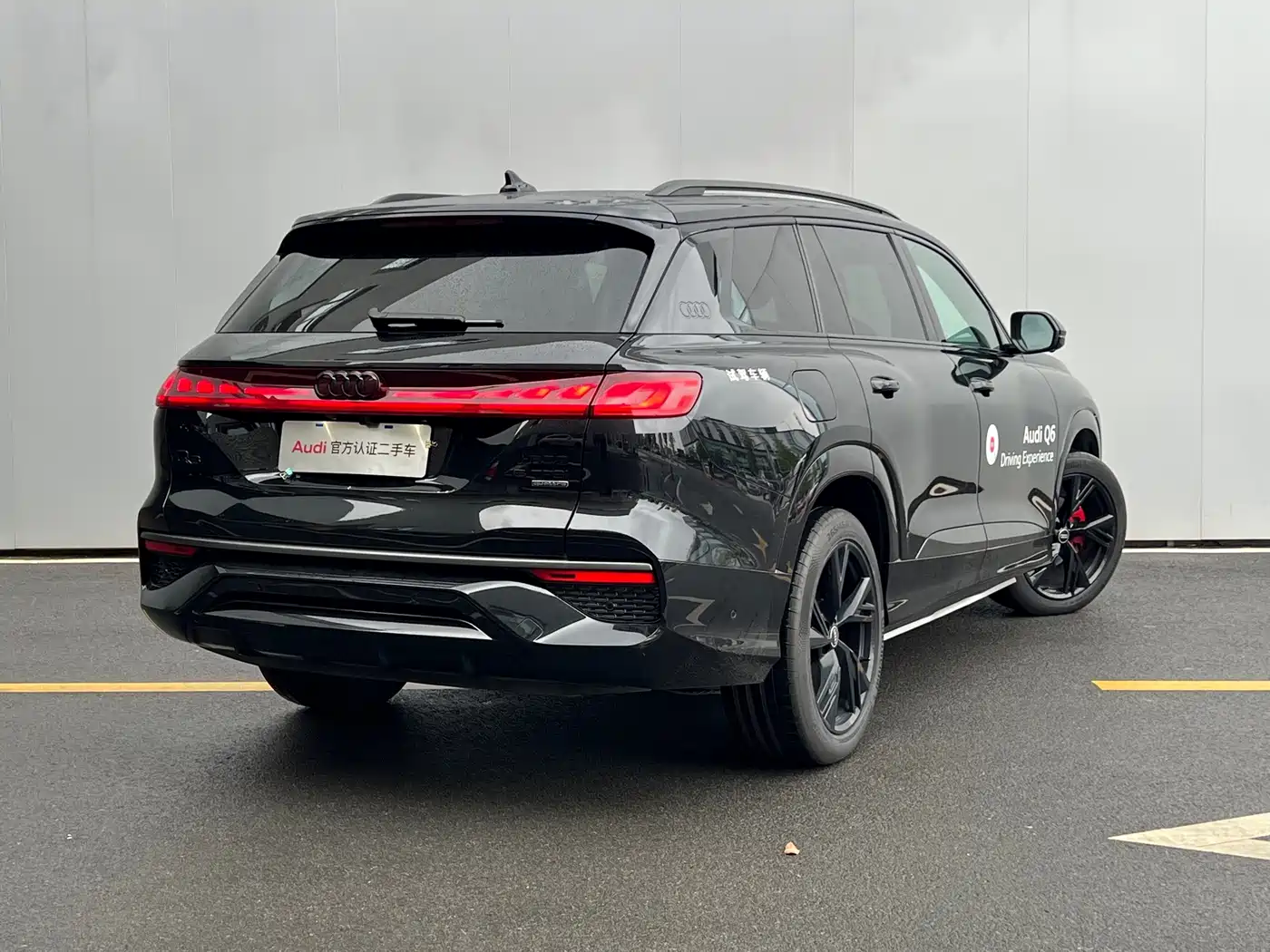 Audi Q6 2025 2024 45 TFSI quattro Black Warrior Edition 6-seater