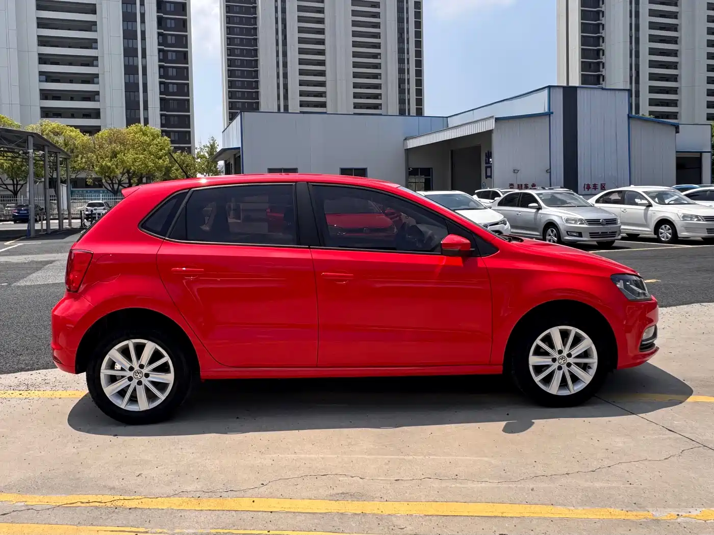 Volkswagen Polo 2014 1.6L Automatic Comfort Edition фото 7