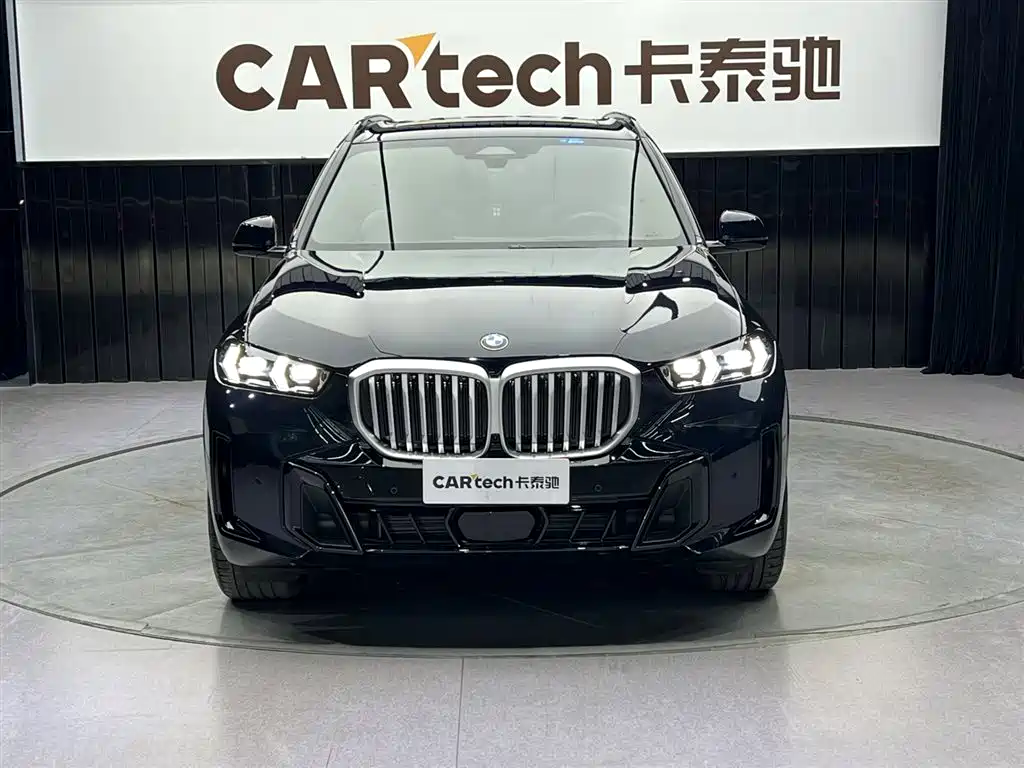 BMW X5 2025 Model xDrive 40Li M Sport Blackout Package фото 3