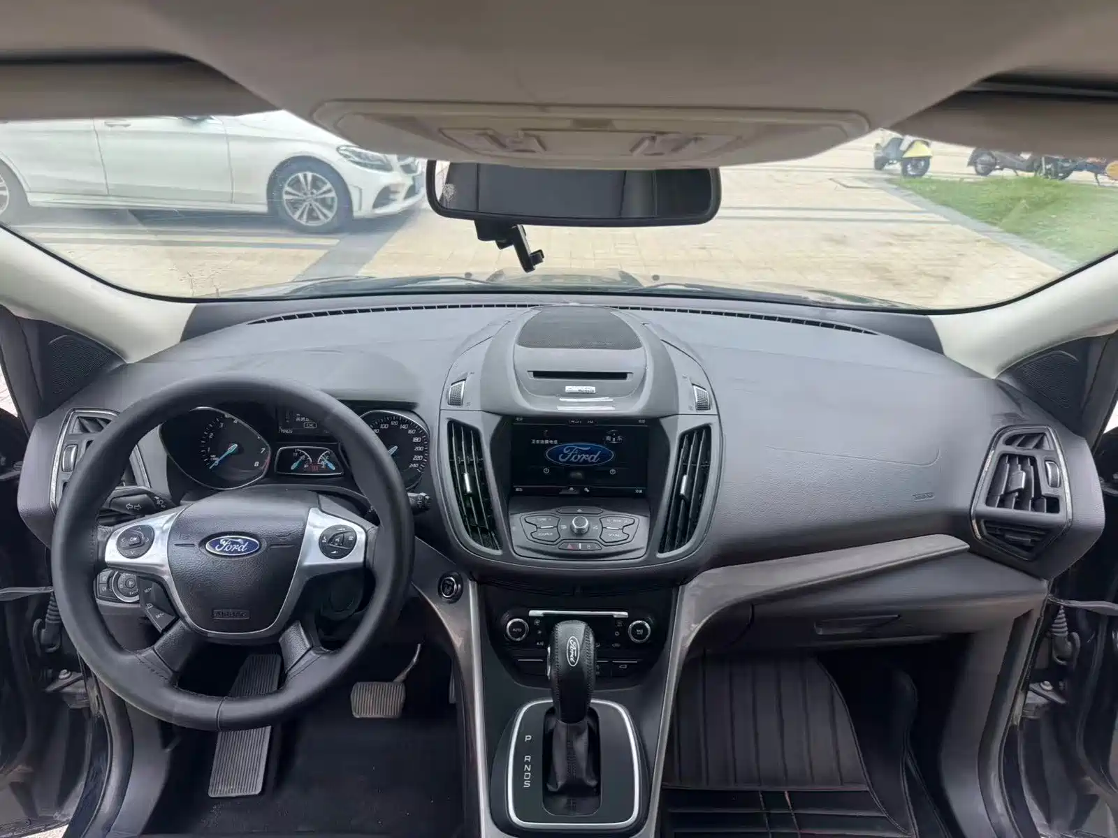 Фото 21 - Ford Kuga