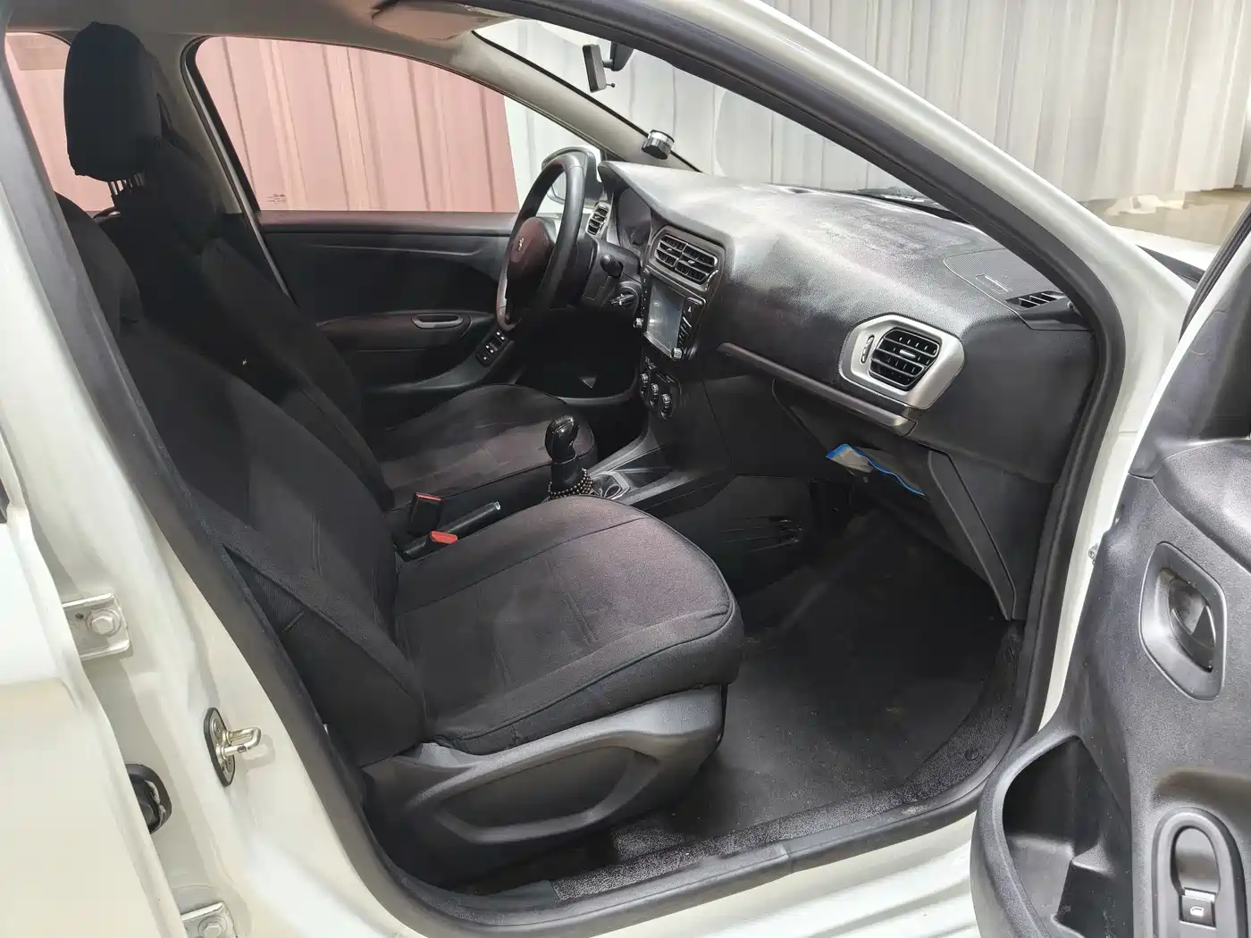 Peugeot 301 2016 1.6L Manual Comfort Edition фото 11