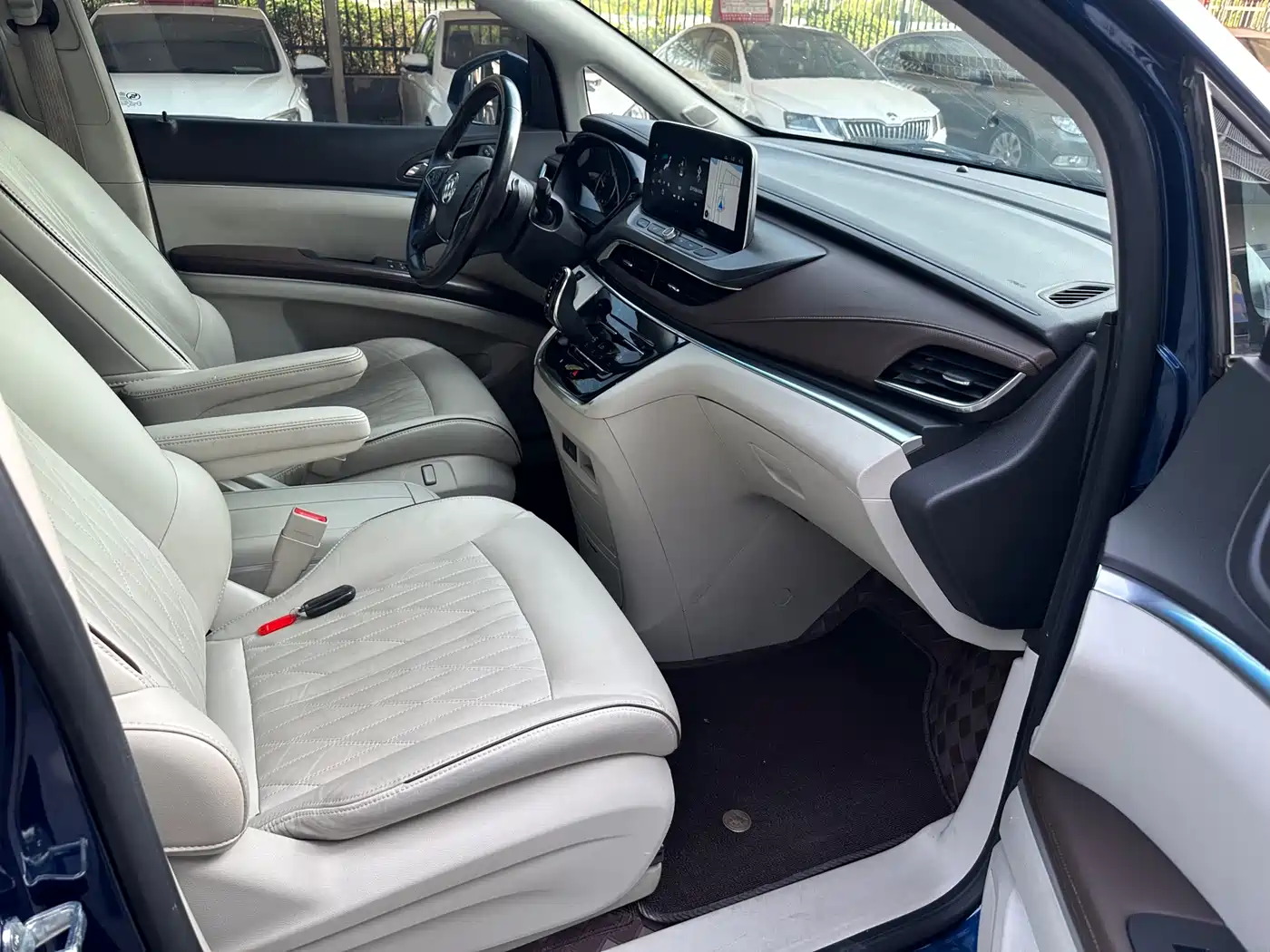 Buick GL8 2023 Land Business Class 652T Luxury фото 12