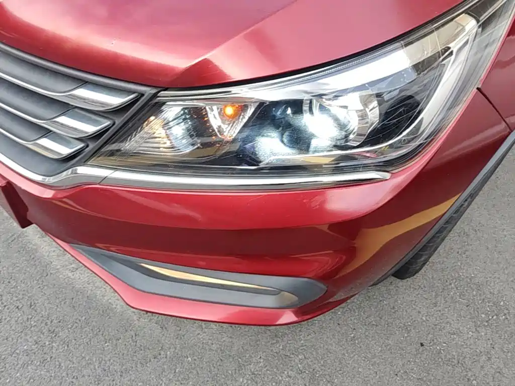 Baojun 310W 2018 2017 1.5L Manual Fashion Edition (China V)