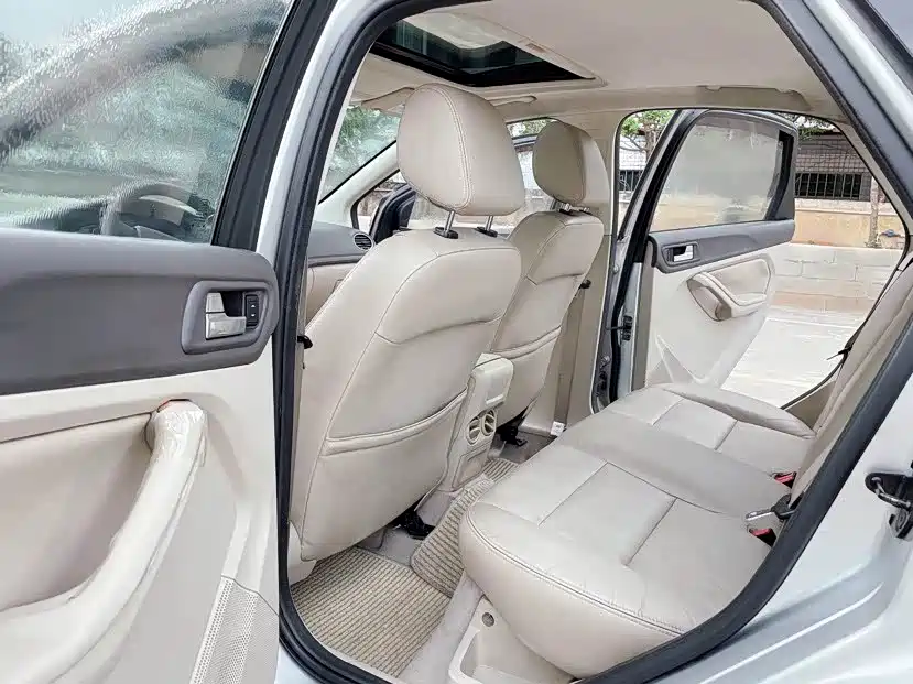 Ford Focus 2011 2011 Sedan 1.8L Automatic Fashion