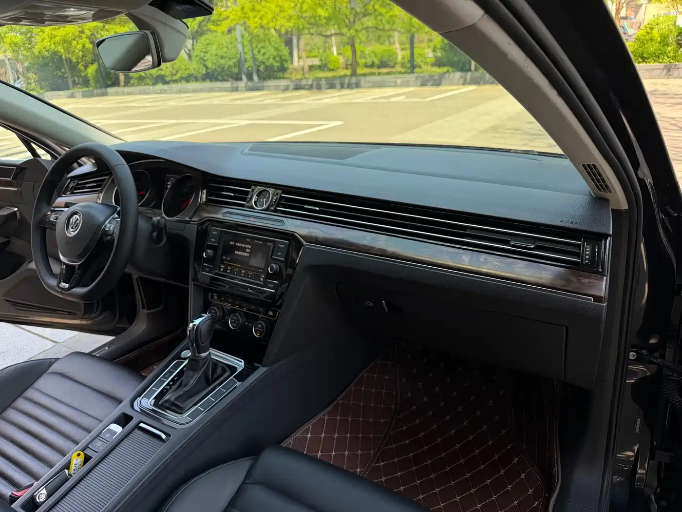 Volkswagen Magotan 2018 Facelift 330TSI DSG Luxury фото 16