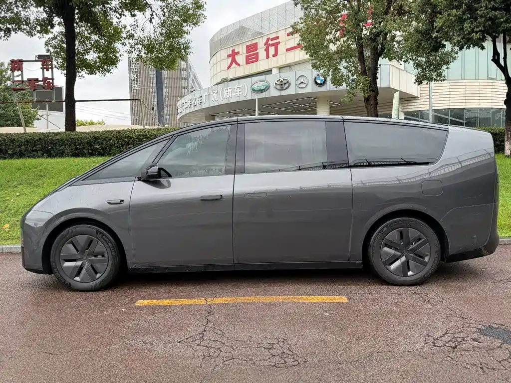 Li Auto MEGA 2024 2024 Ultra