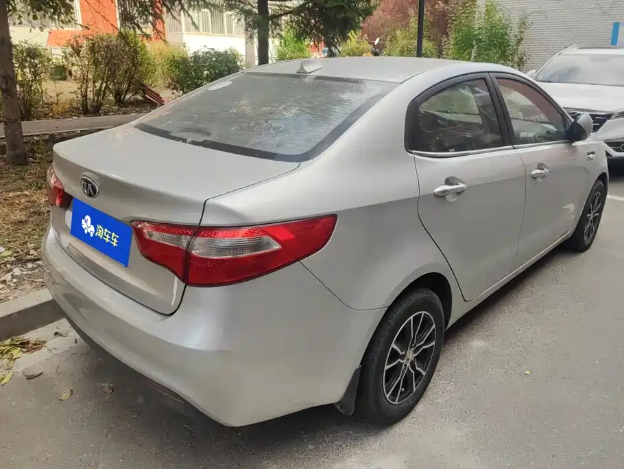 Kia K2 2012 2011 Sedan 1.4L AT GLS