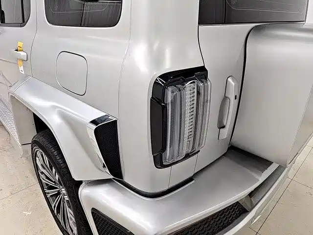 TANK CO CREATION TANK 300