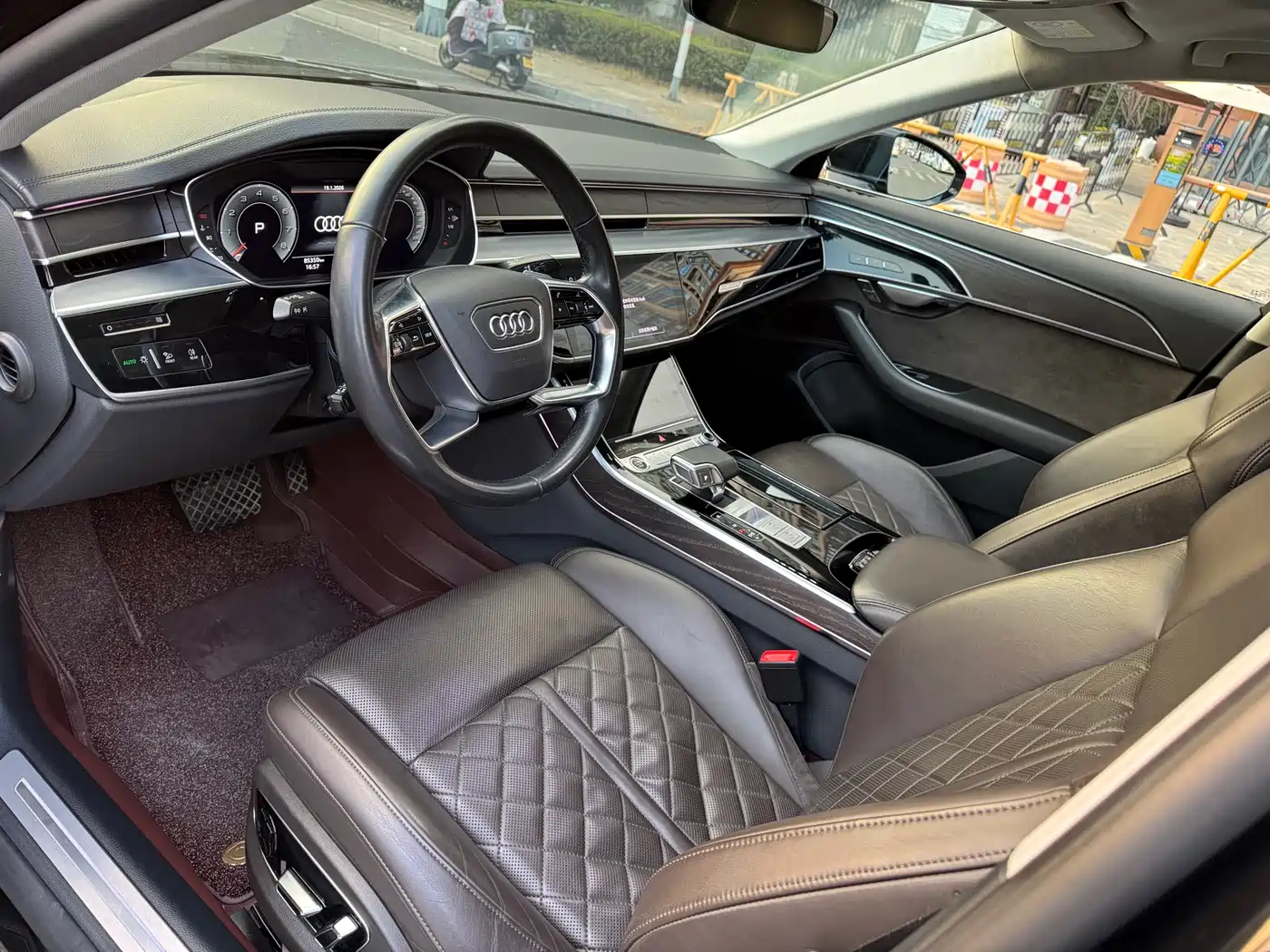Audi A8 2022 A8L 50 TFSI quattro Comfort Collector's Edition фото 8