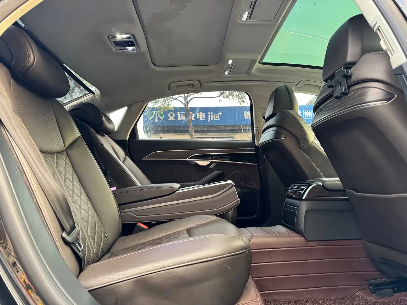 Audi A8 2022 A8L 50 TFSI quattro Comfort Collector's Edition фото 12
