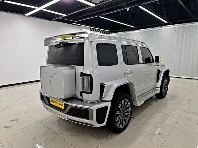 TANK CO CREATION TANK 300