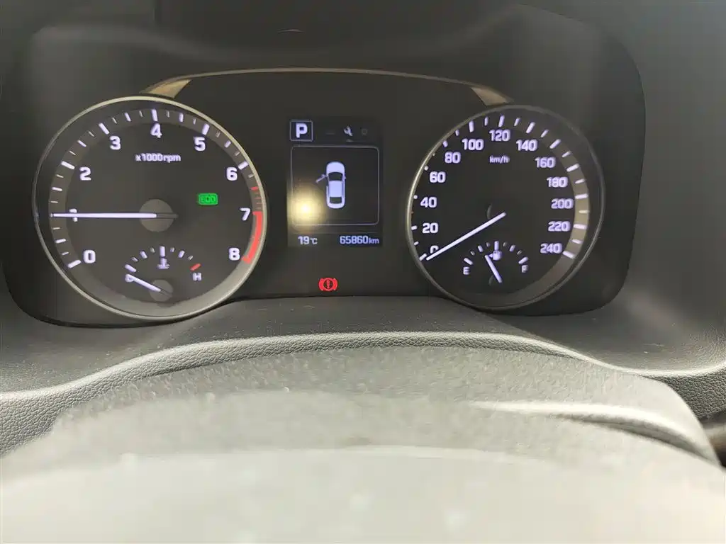 Hyundai Elantra 2016 Model 1.6L Automatic Smart Elite фото 5
