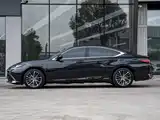 Photo 3 - Lexus ES