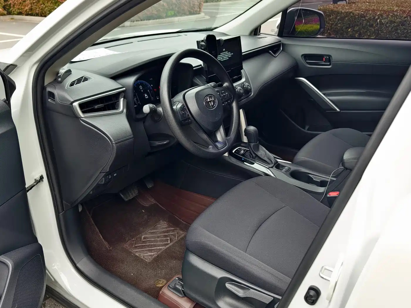 Toyota Corolla Cross 2023 2.0L Pioneer Edition фото 9