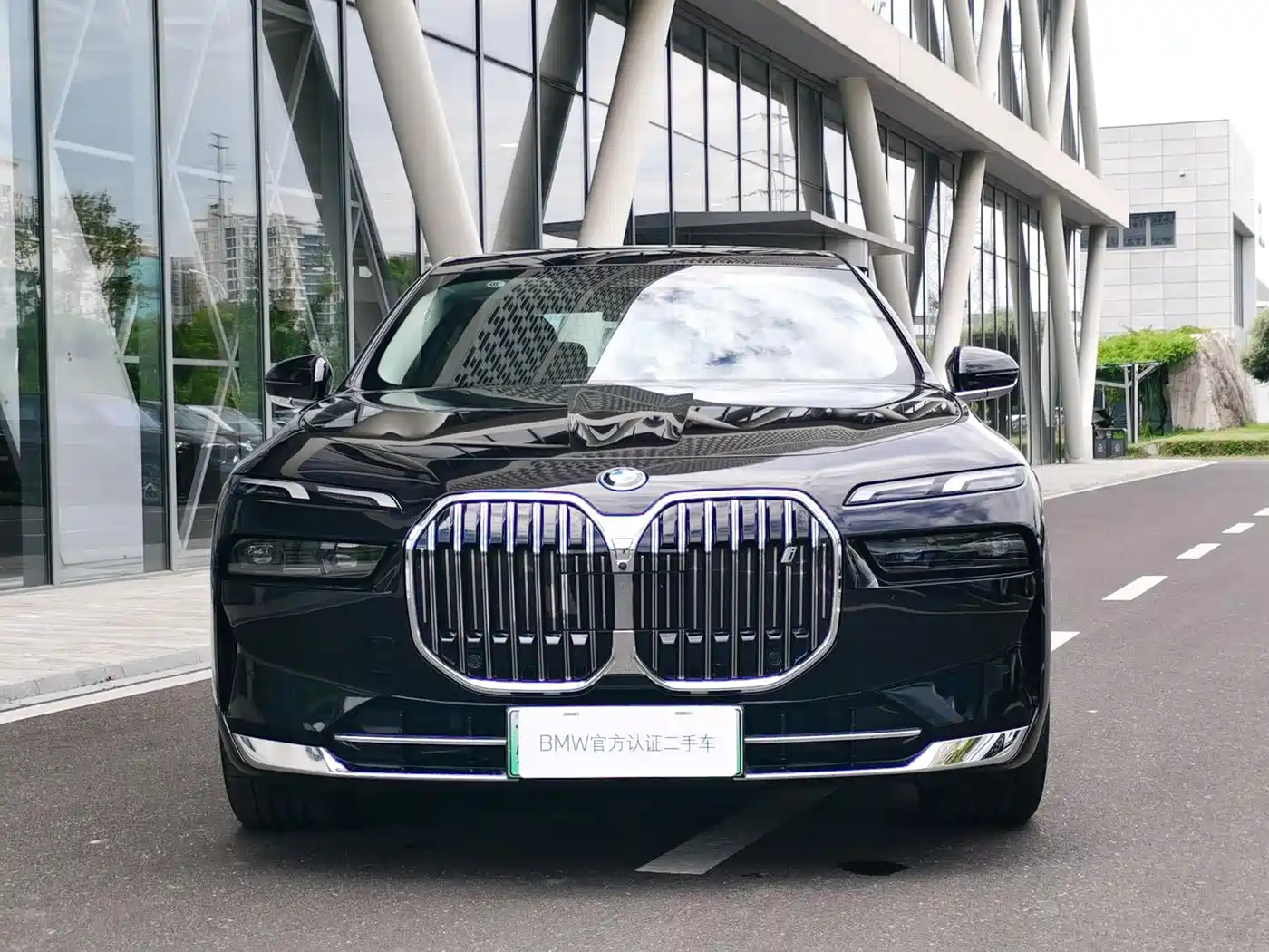 2025 BMW i7