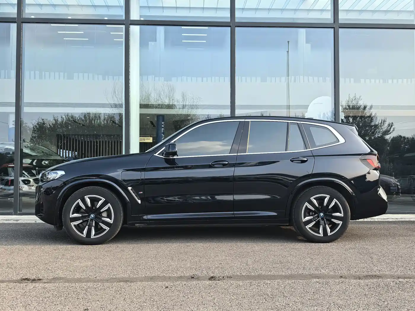 BMW iX3 2024 2023 Leading Type