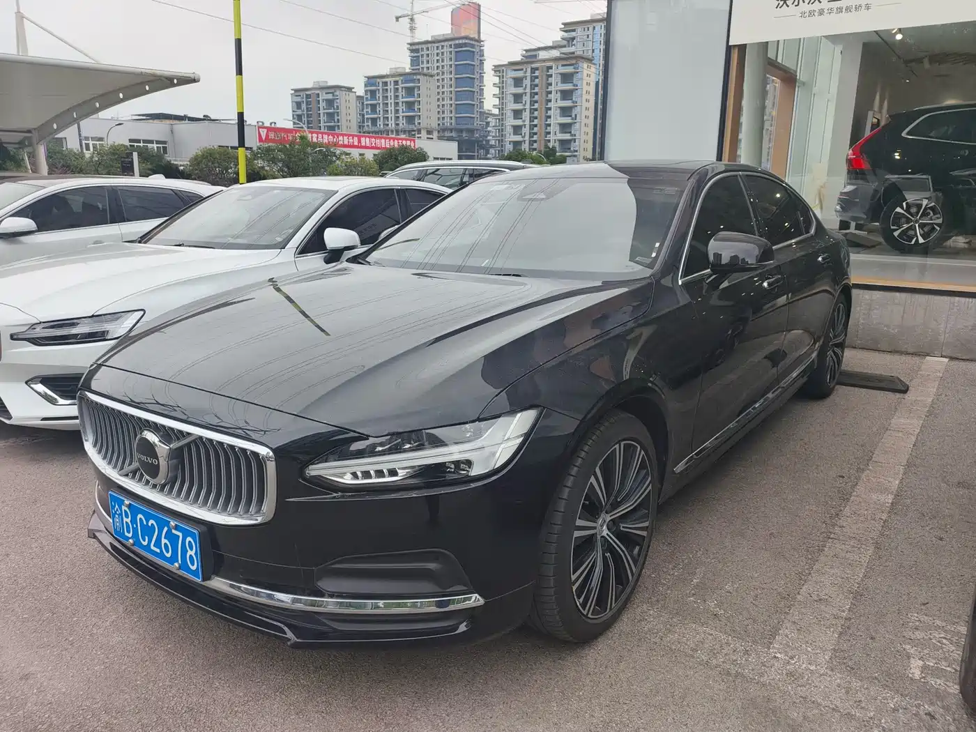 Volvo S90 2023 — пригон из Китая